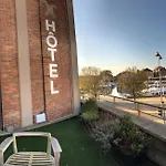 Aux Waterzooi Merveilleux Côté Port Hotel 3*