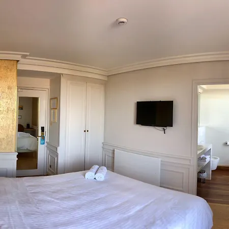 Les Du Waterzooi Hotel